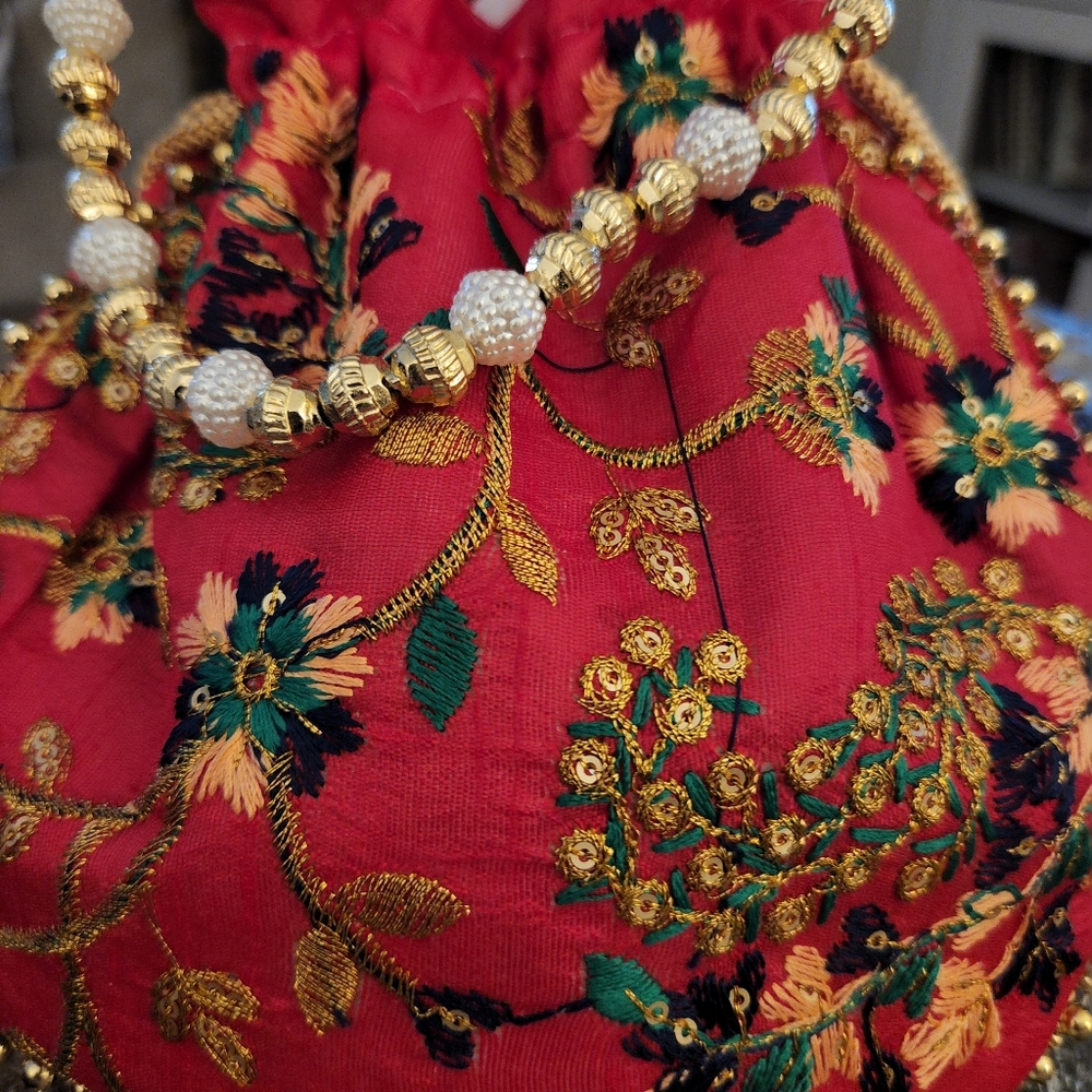 Drawstring Clutch - Picture 3 of 11